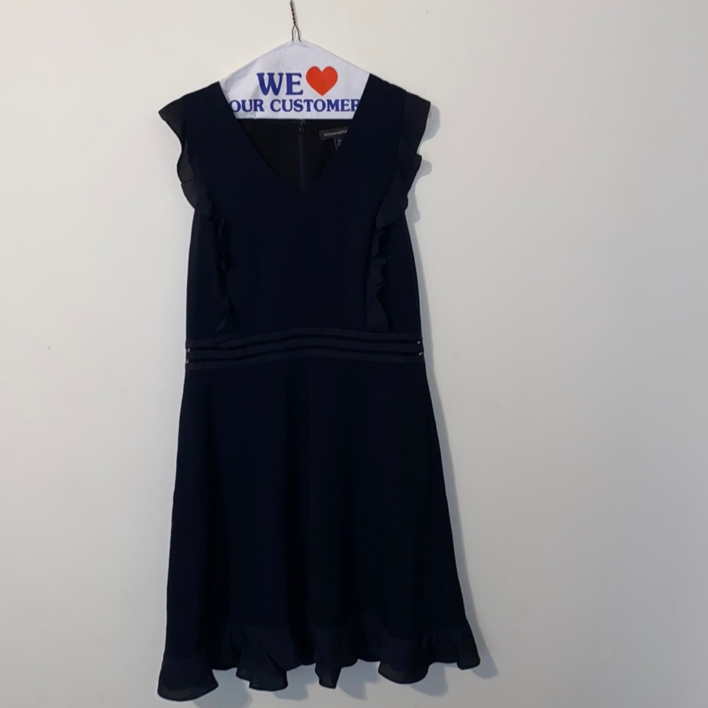 Banana Republic Black knee length dress, ruffle detail with Intricate Waist S10
